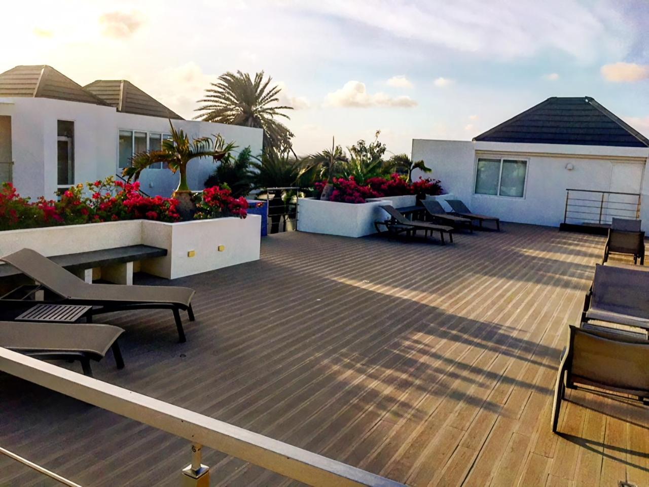 Ocean Z Boutique Hotel Palm Beach Bagian luar foto