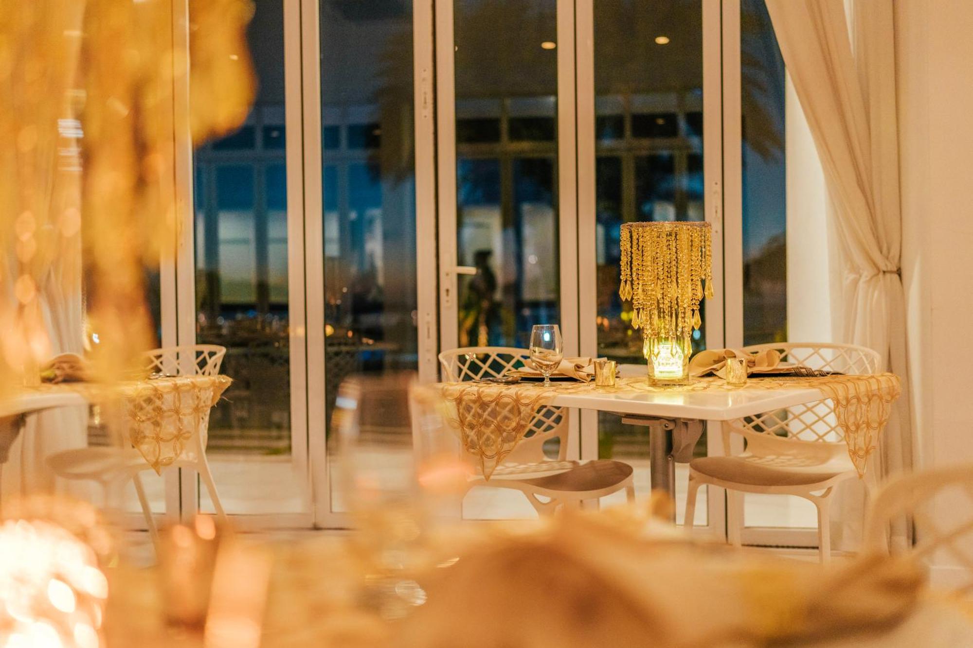 Ocean Z Boutique Hotel Palm Beach Bagian luar foto