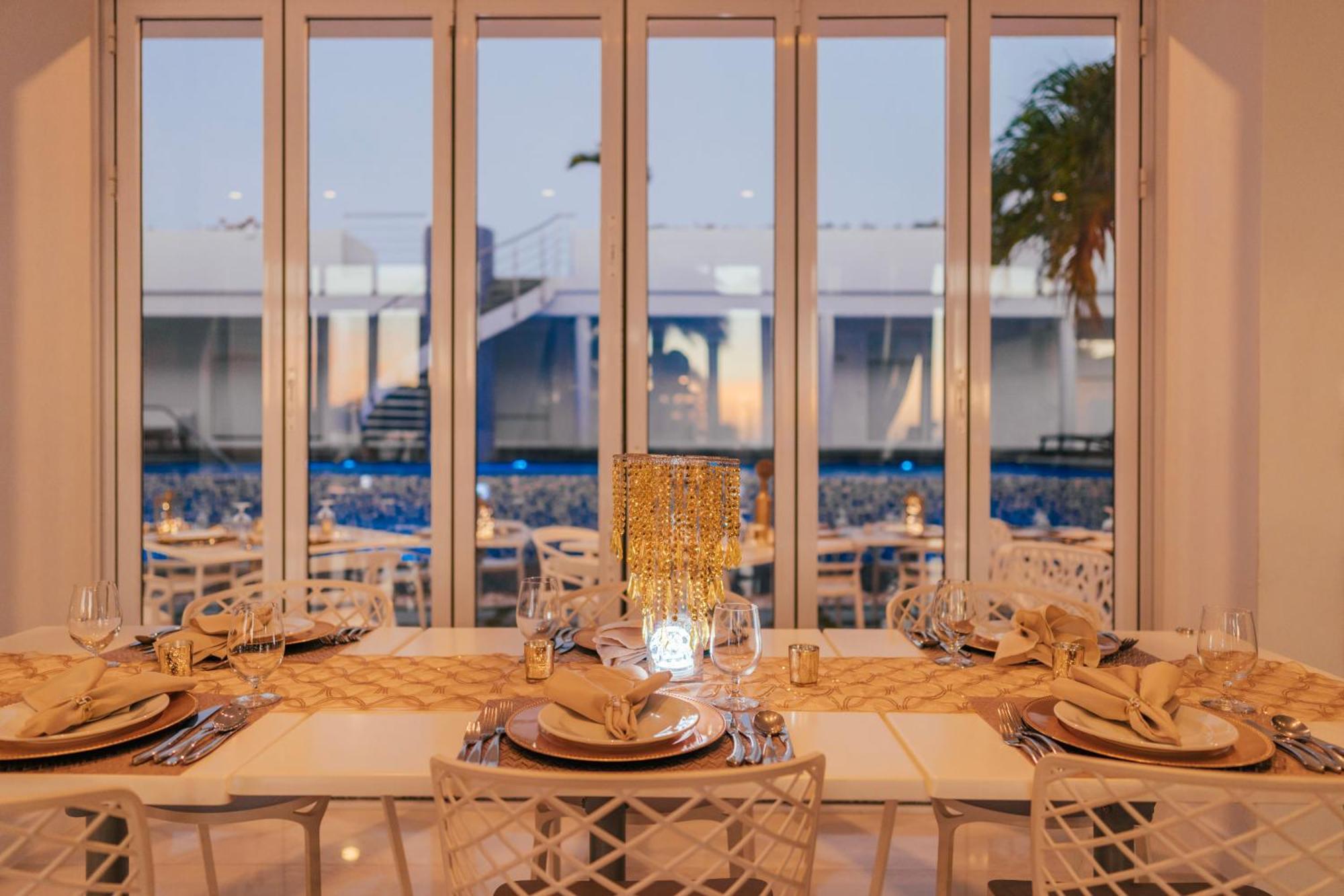 Ocean Z Boutique Hotel Palm Beach Bagian luar foto