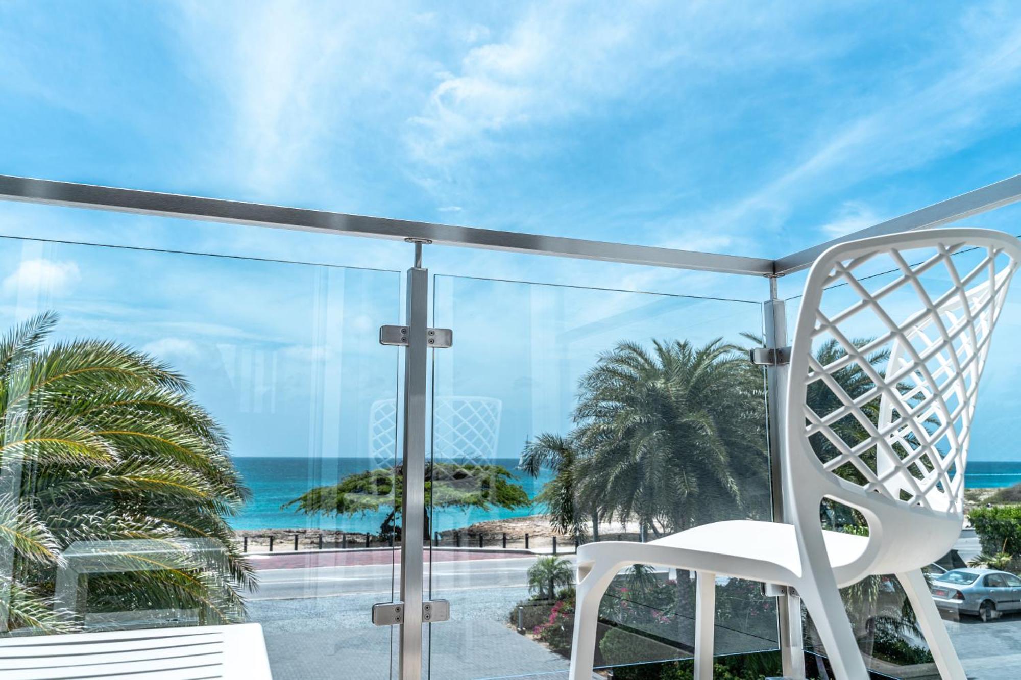 Ocean Z Boutique Hotel Palm Beach Bagian luar foto