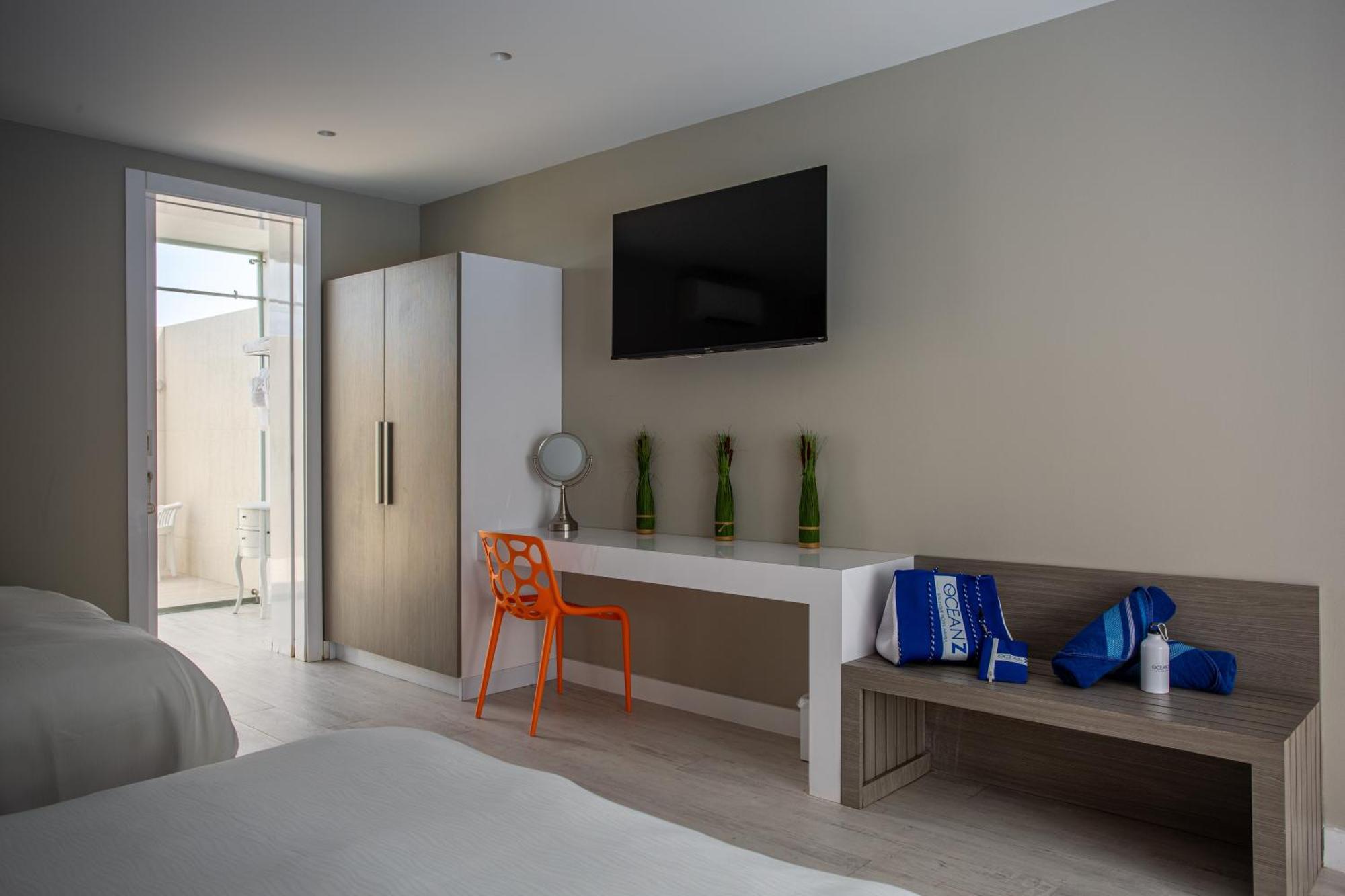 Ocean Z Boutique Hotel Palm Beach Bagian luar foto